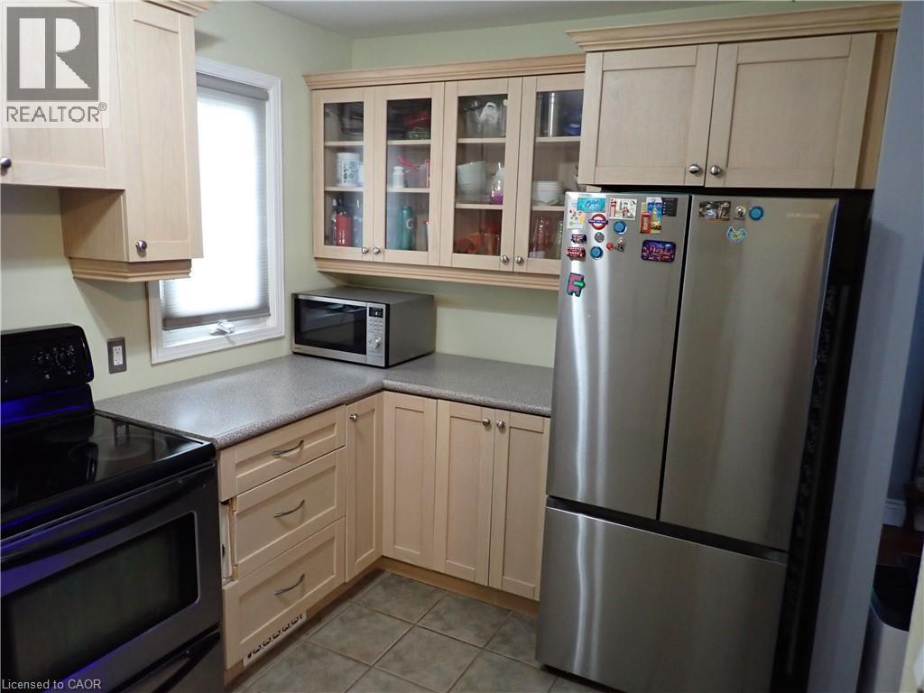 15 Blair Avenue, Hamilton, ON - Indoor Photo Showing Kitchen