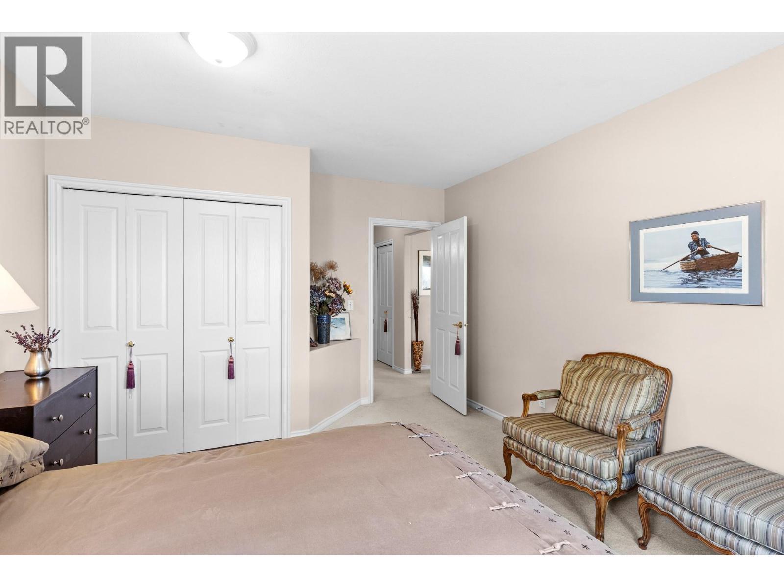 4400 Gallaghers Drive E Unit# 2, Kelowna, BC - Indoor Photo Showing Bedroom