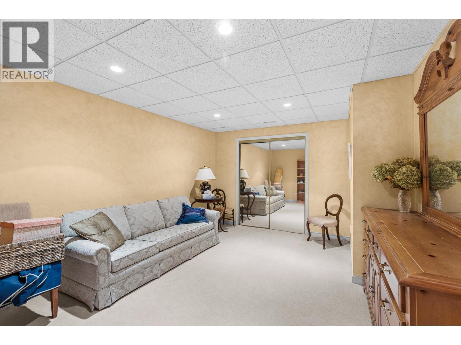 Flex space downstairs. - 4400 Gallaghers Drive E Unit# 2, Kelowna, BC - Indoor