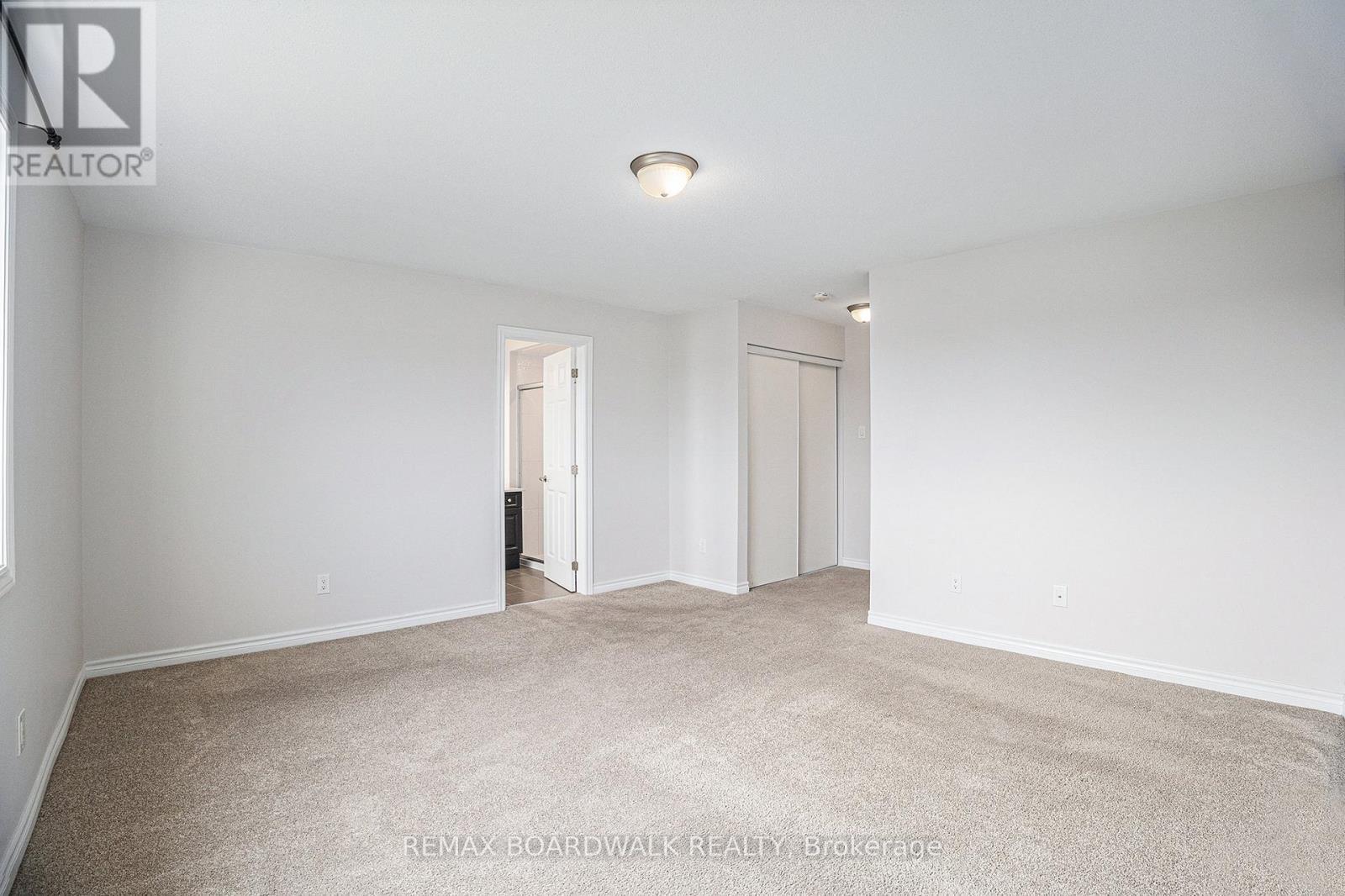 628 Monardia Way, Ottawa, ON - Indoor Photo Showing Other Room