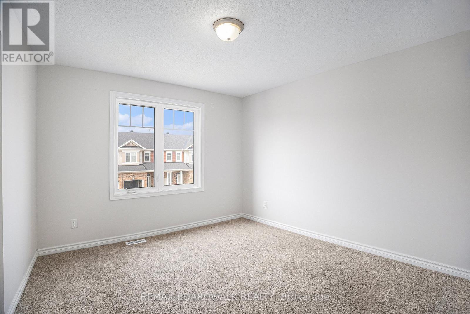 628 Monardia Way, Ottawa, ON - Indoor Photo Showing Other Room