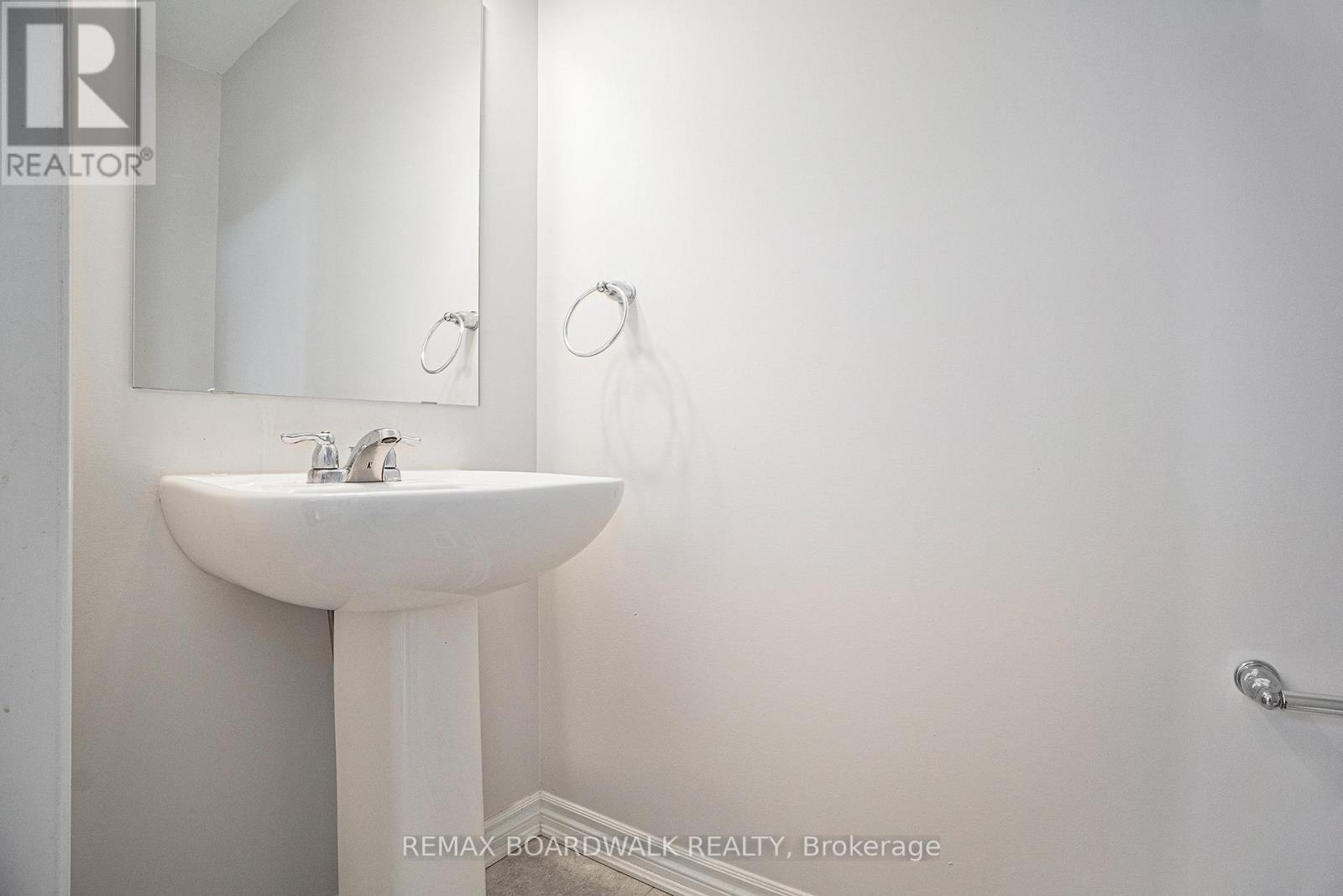 628 Monardia Way, Ottawa, ON - Indoor Photo Showing Bathroom