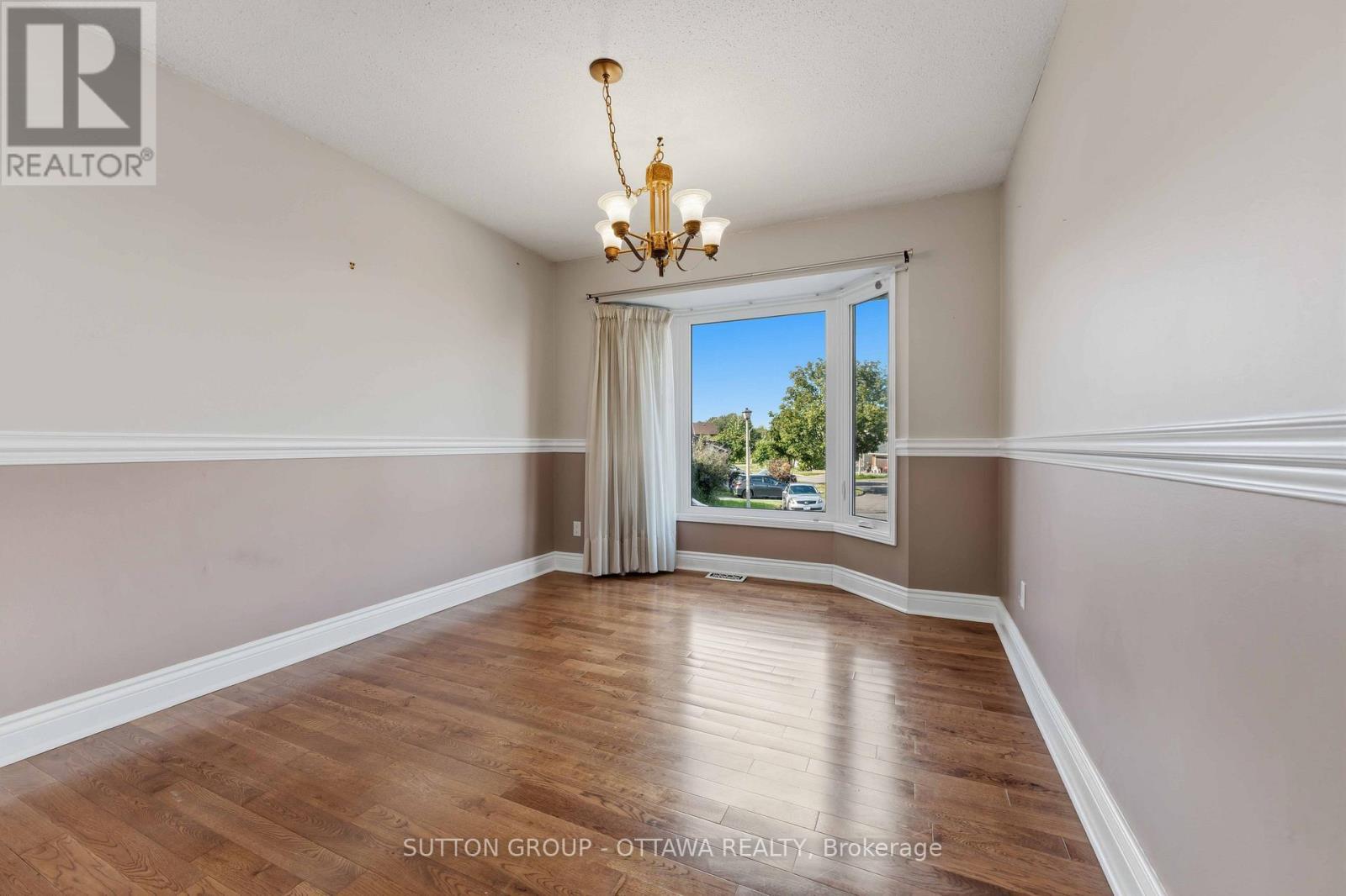 16 Crimson Gate, Ottawa, ON - Indoor Photo Showing Other Room