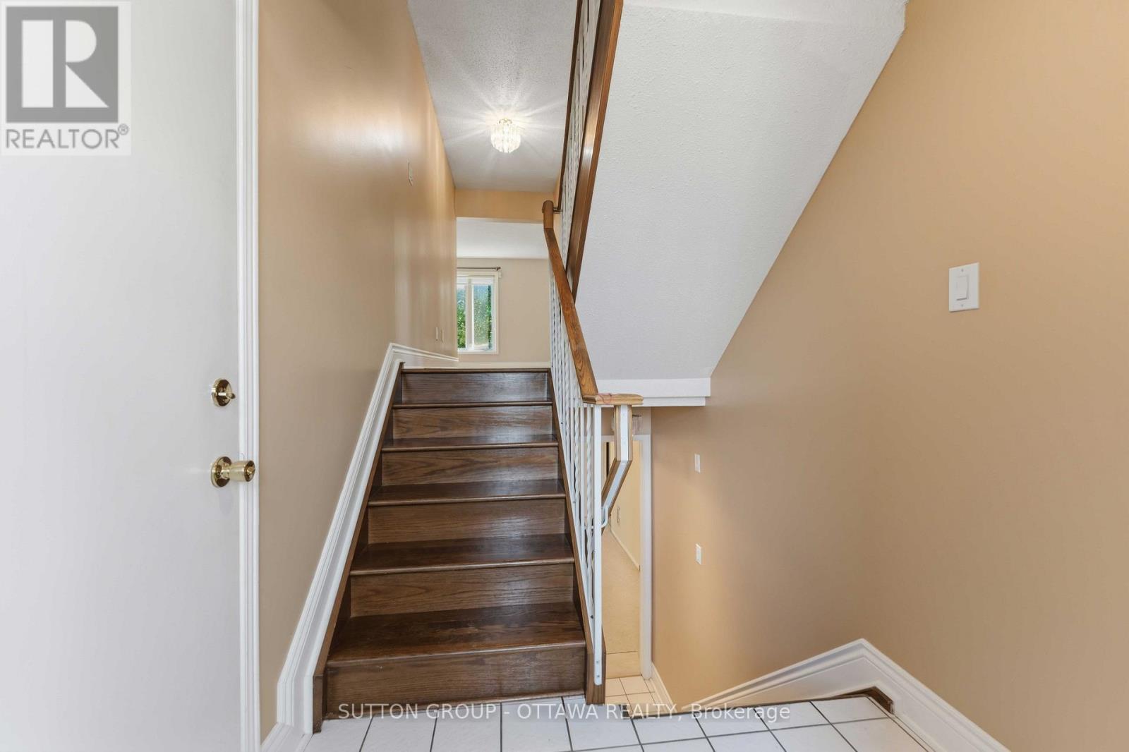 16 Crimson Gate, Ottawa, ON - Indoor Photo Showing Other Room