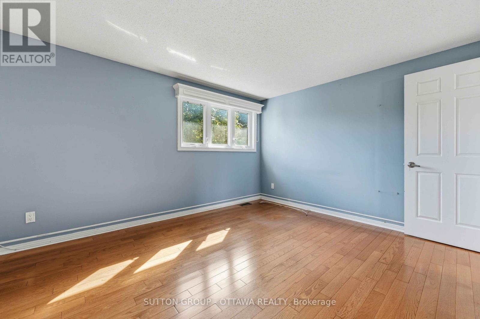 16 Crimson Gate, Ottawa, ON - Indoor Photo Showing Other Room