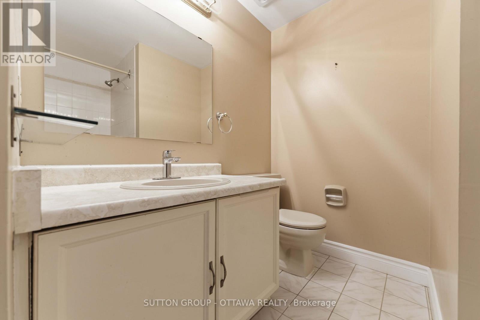 16 Crimson Gate, Ottawa, ON - Indoor Photo Showing Bathroom
