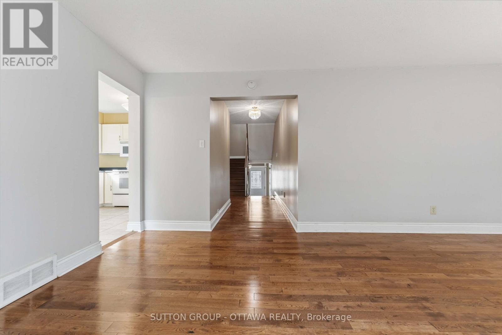 16 Crimson Gate, Ottawa, ON - Indoor Photo Showing Other Room