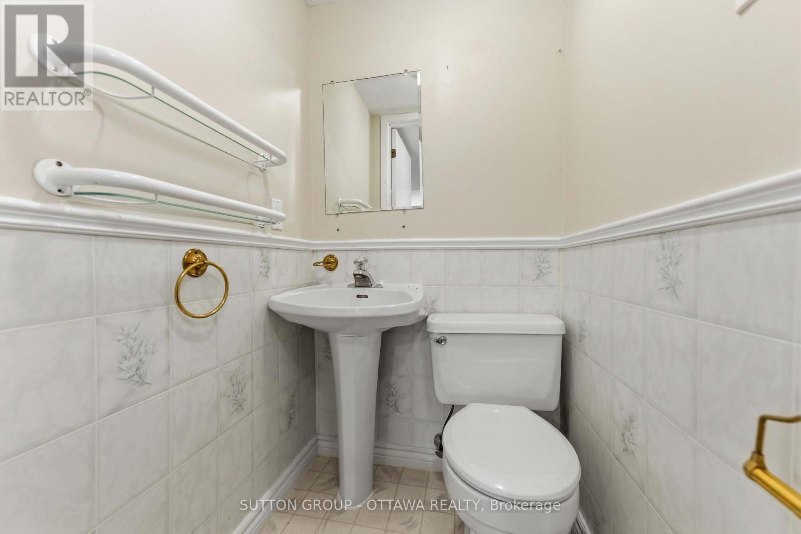 16 Crimson Gate, Ottawa, ON - Indoor Photo Showing Bathroom