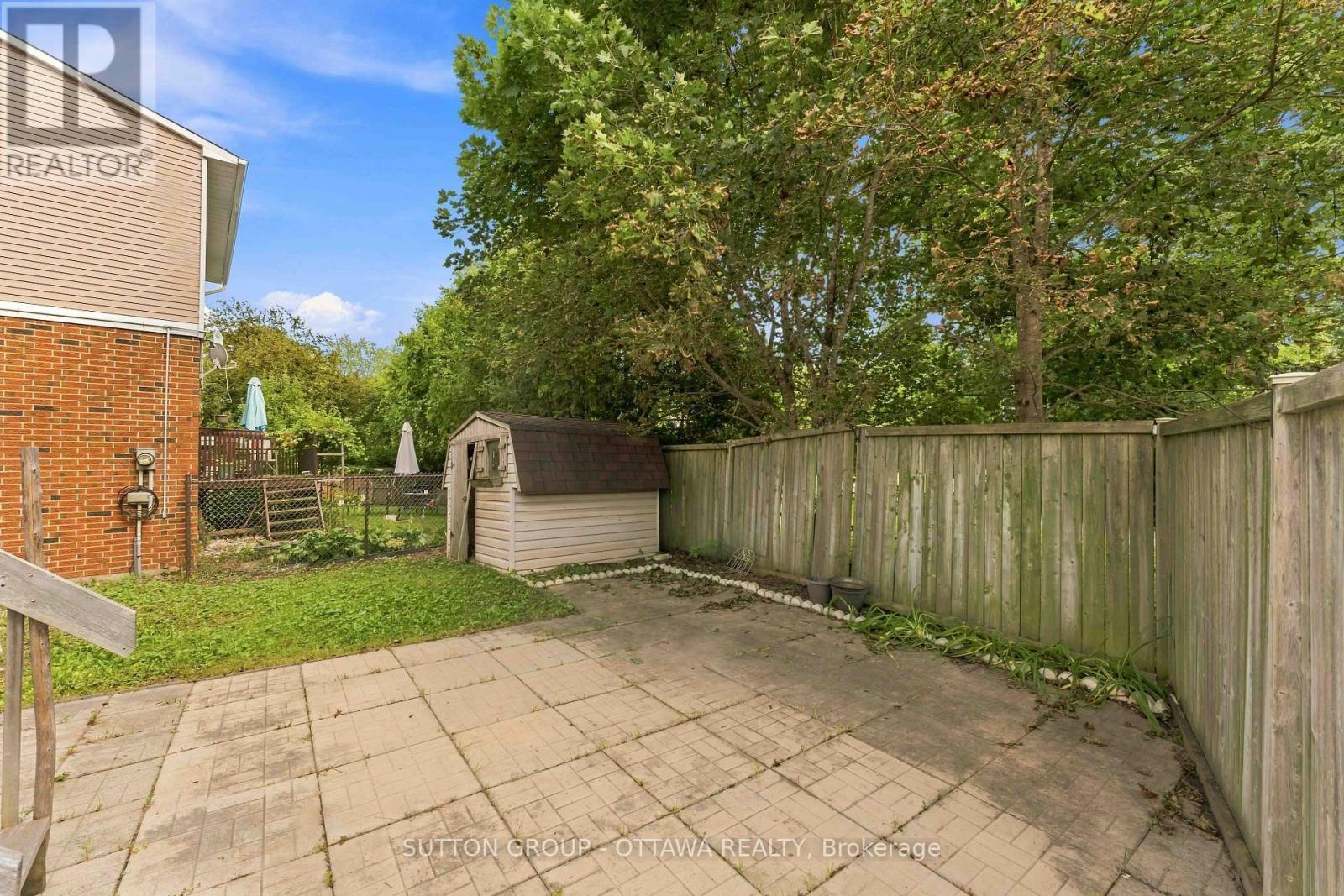 16 Crimson Gate, Ottawa, ON - Outdoor