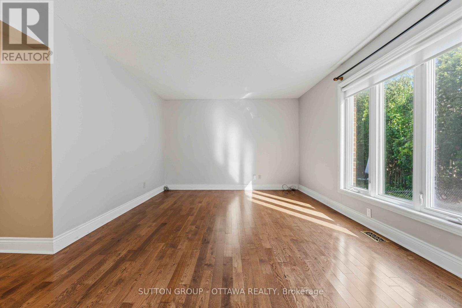 16 Crimson Gate, Ottawa, ON - Indoor Photo Showing Other Room