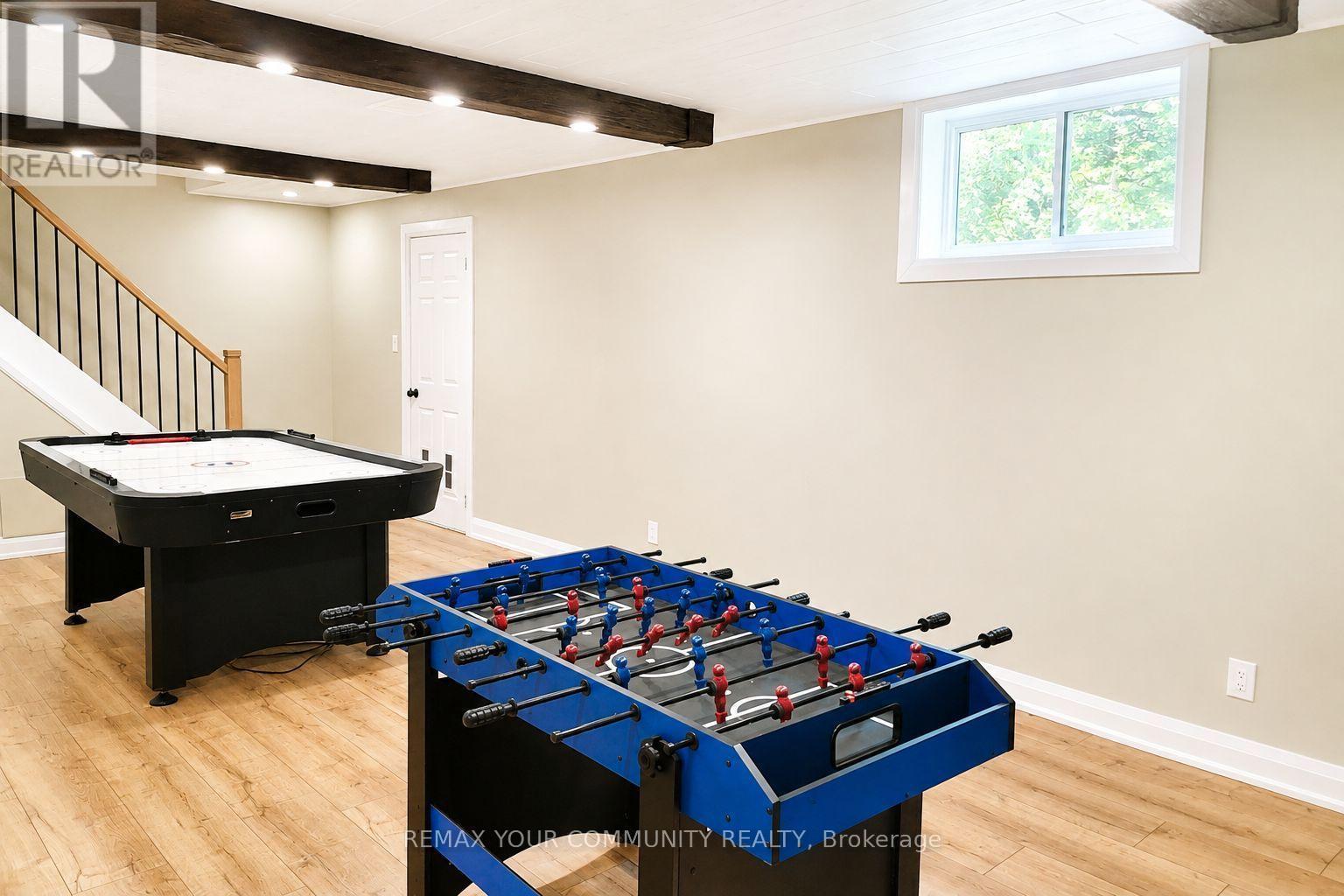 1138 Siesta Drive, Tiny, ON - Indoor Photo Showing Other Room