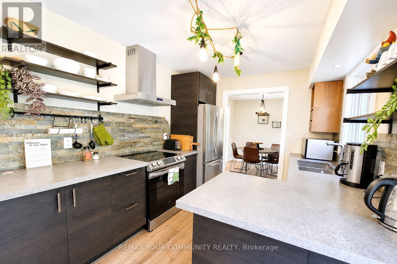 1138 Siesta Drive, Tiny, ON - Indoor Photo Showing Kitchen