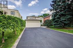 37 MAIMONIDES COURT Vaughan, ON L4J 4X8