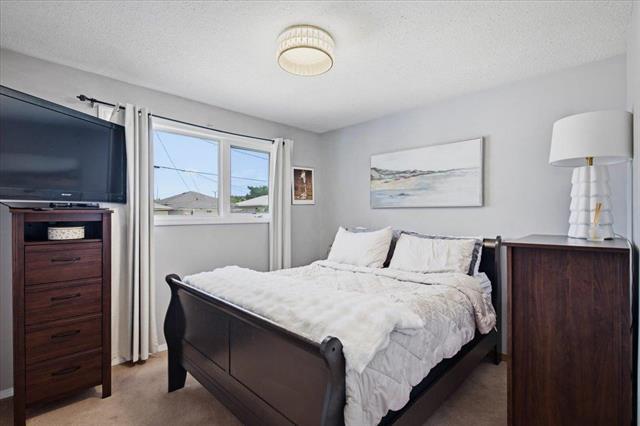 633 Melrose Ave, Winnipeg, MB - Indoor Photo Showing Bedroom