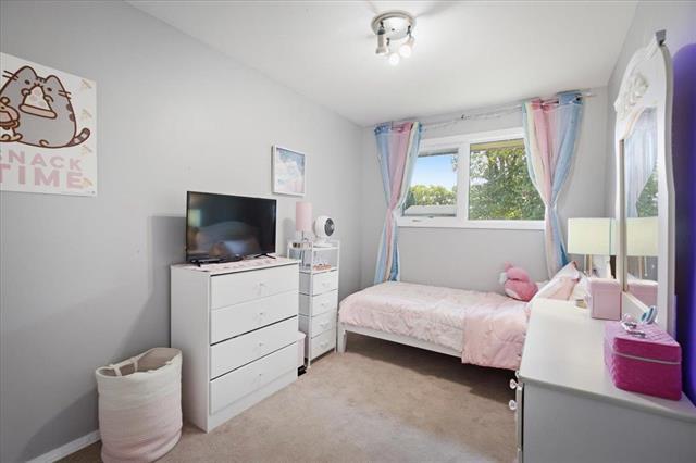 633 Melrose Ave, Winnipeg, MB - Indoor Photo Showing Bedroom