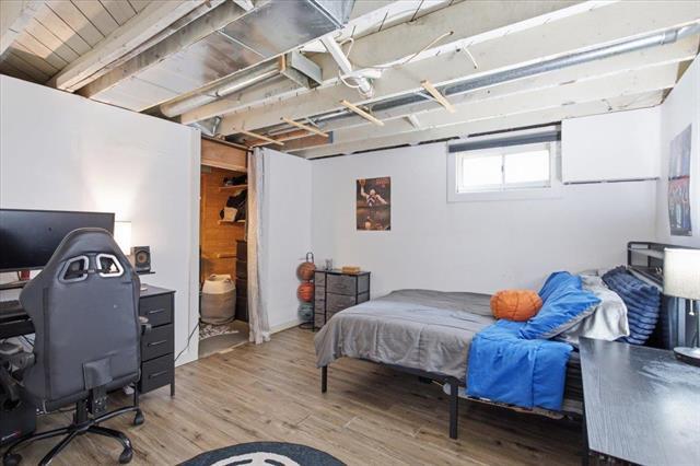 633 Melrose Ave, Winnipeg, MB - Indoor Photo Showing Bedroom