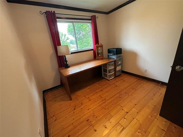 861 Sheppard St, Winnipeg, MB - Indoor