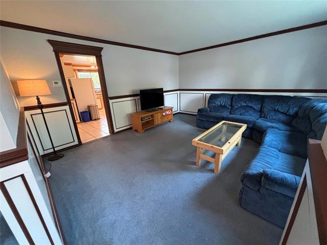 861 Sheppard St, Winnipeg, MB - Indoor Photo Showing Living Room