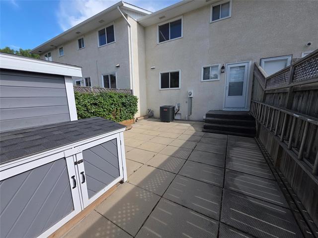 861 Sheppard St, Winnipeg, MB - Outdoor With Exterior