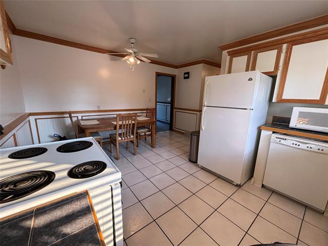861 Sheppard St, Winnipeg, MB - Indoor Photo Showing Kitchen
