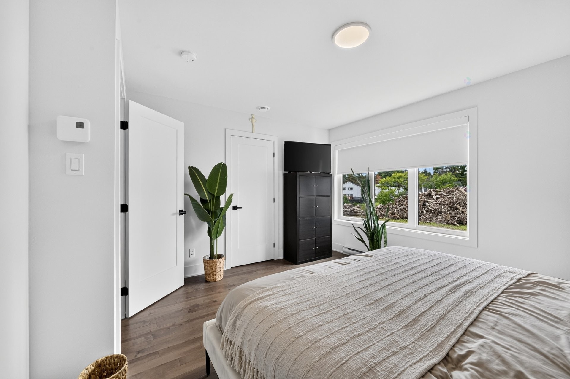 Master Bedroom - 20 Rue Rousse, Sainte-Clotilde, QC - Indoor Photo Showing Bedroom