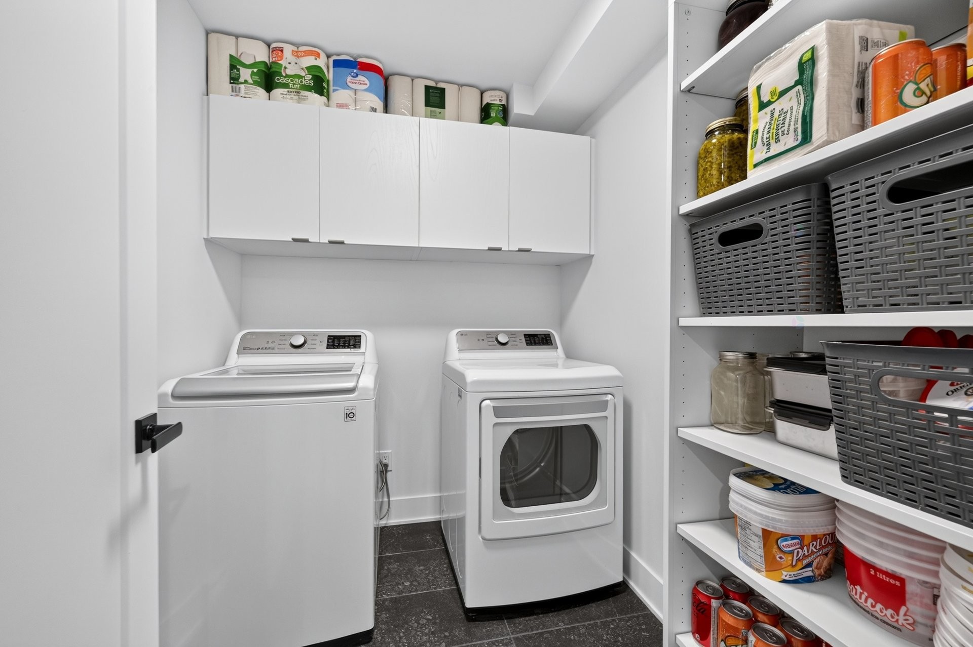 Laundry - 20 Rue Rousse, Sainte-Clotilde, QC - Indoor Photo Showing Laundry Room