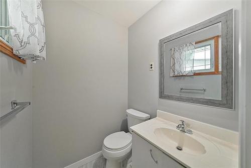 2 Voyageur Ave, Winnipeg, MB - Indoor Photo Showing Bathroom