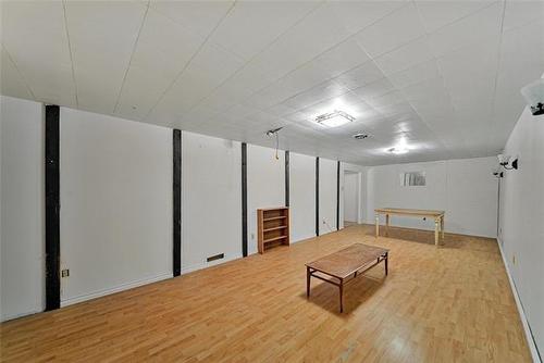 2 Voyageur Ave, Winnipeg, MB - Indoor Photo Showing Other Room