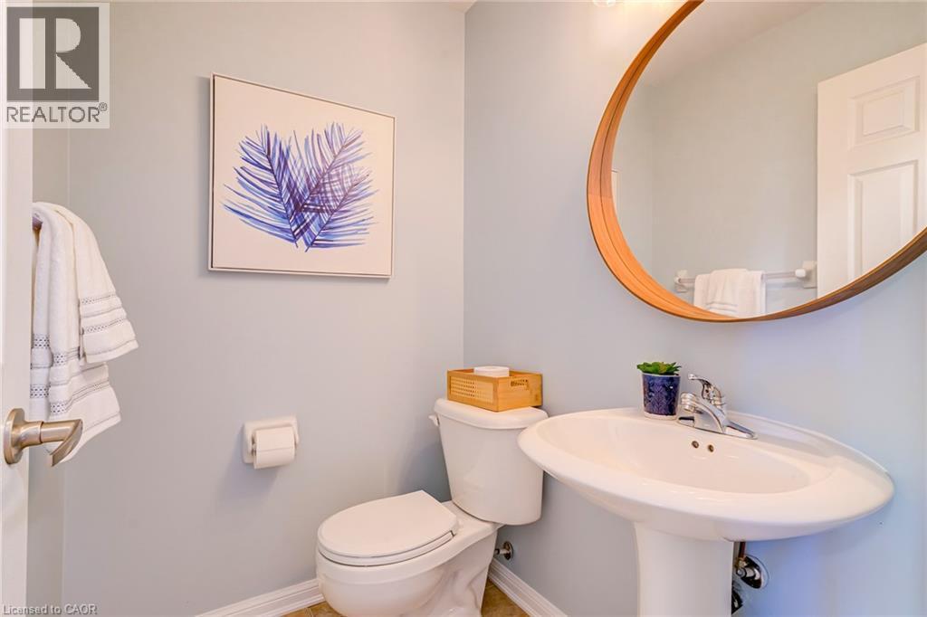 672 Mceastern Path, Milton, ON - Indoor Photo Showing Bathroom