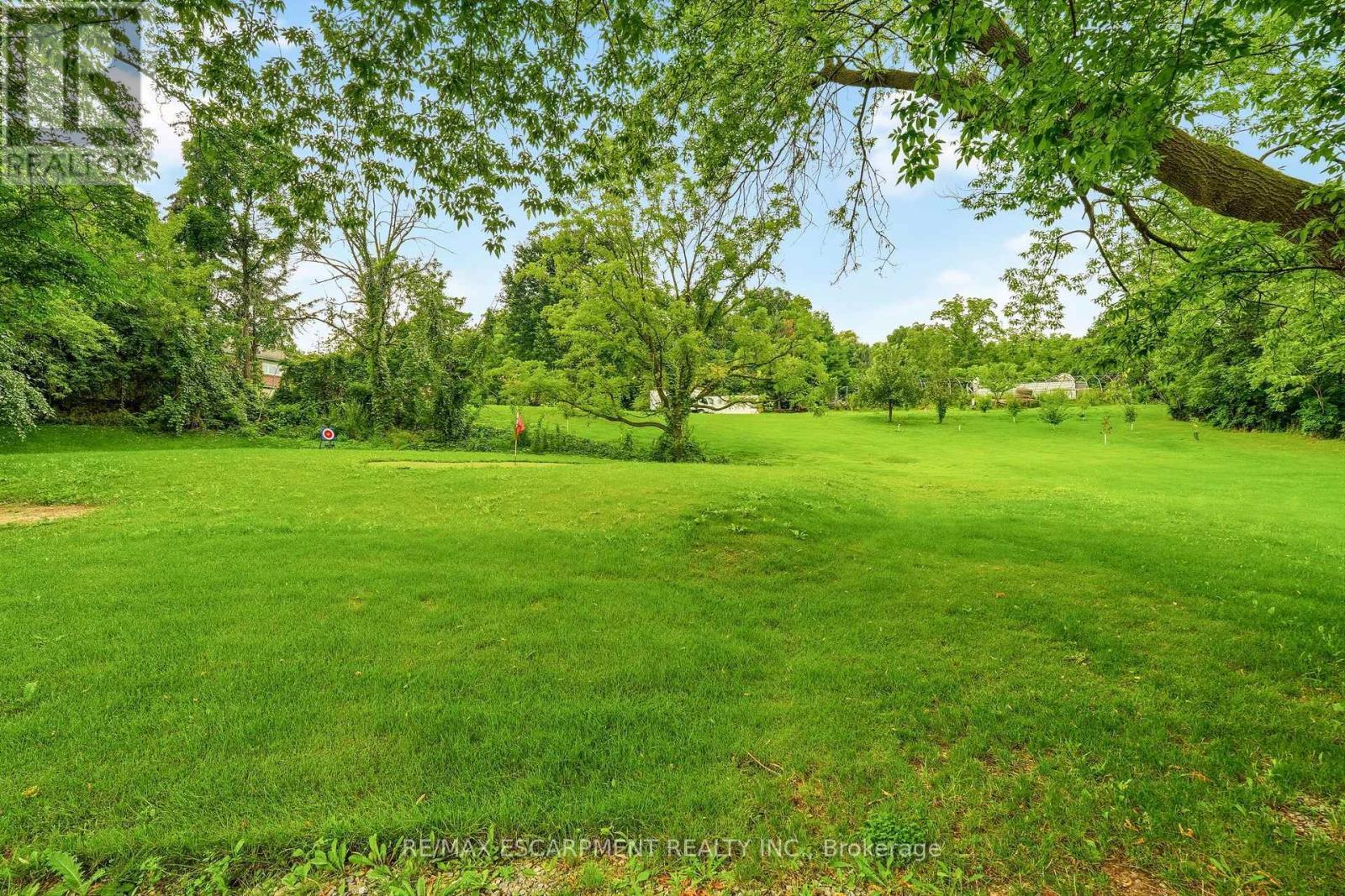 2019 Dundas Street, Burlington, ON - Outdoor