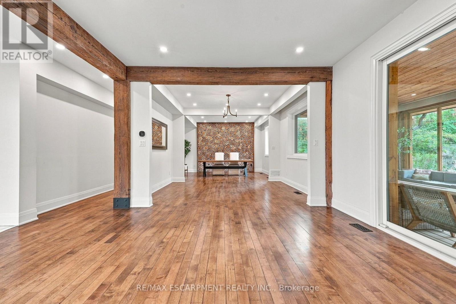 2019 Dundas Street, Burlington, ON - Indoor Photo Showing Other Room