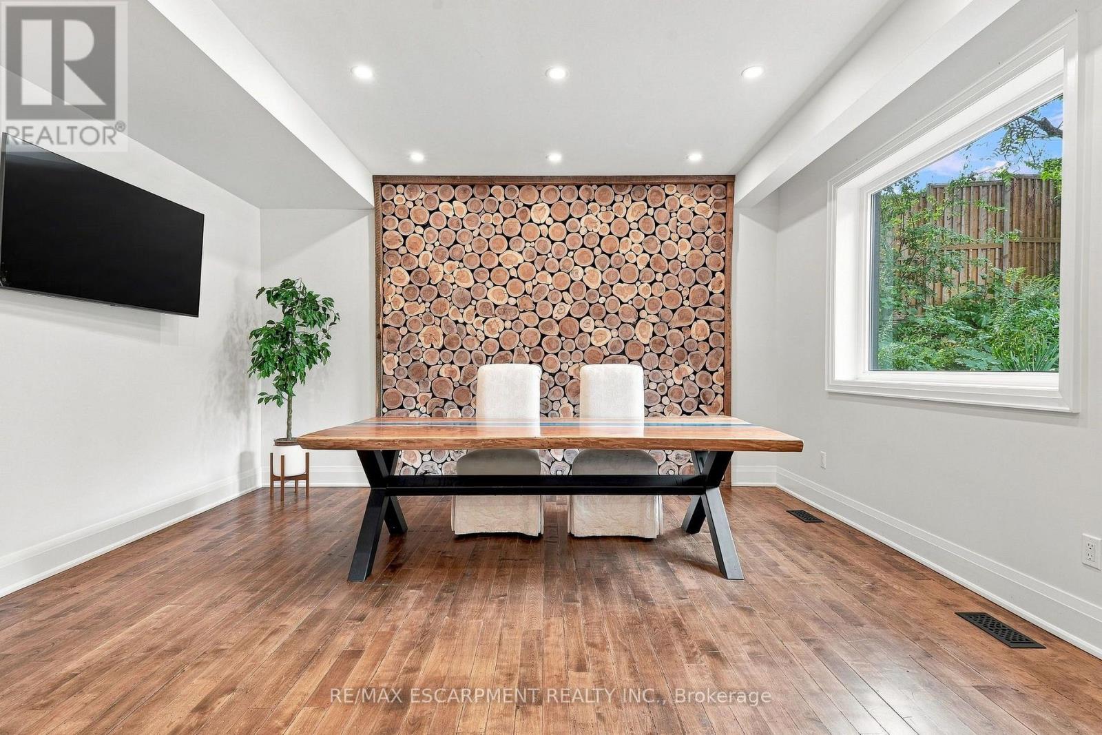 2019 Dundas Street, Burlington, ON - Indoor Photo Showing Other Room