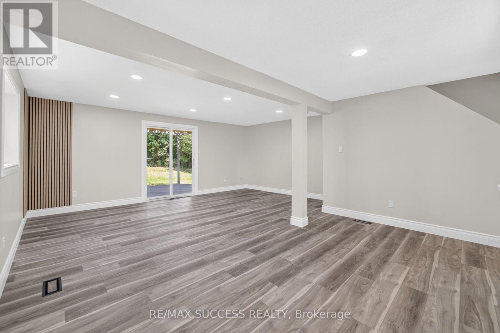 306 Sekura Street, Cambridge, ON - Indoor Photo Showing Other Room