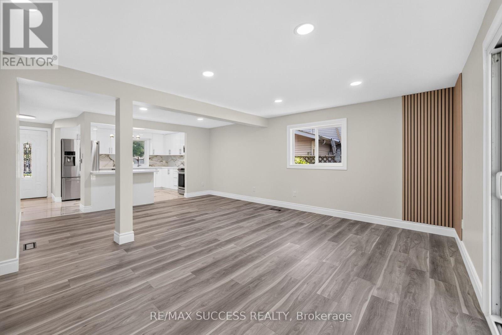 306 Sekura Street, Cambridge, ON - Indoor Photo Showing Other Room