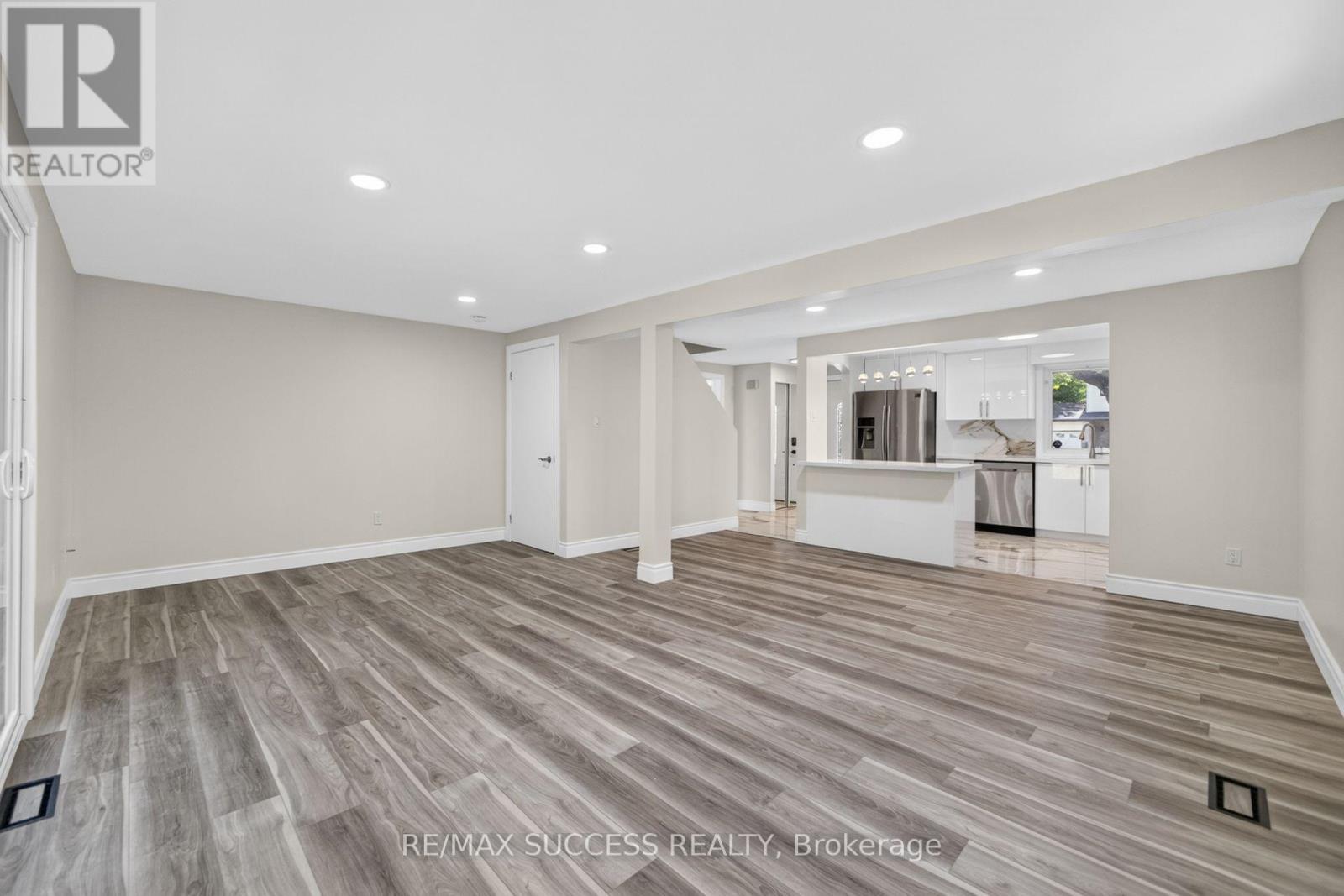 306 Sekura Street, Cambridge, ON - Indoor Photo Showing Other Room