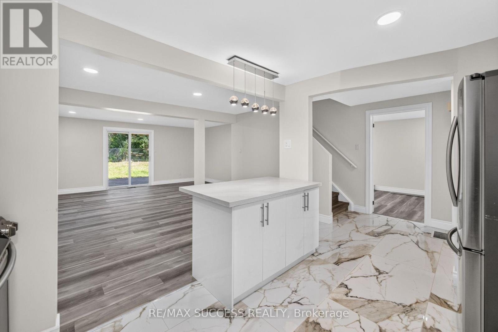 306 Sekura Street, Cambridge, ON - Indoor