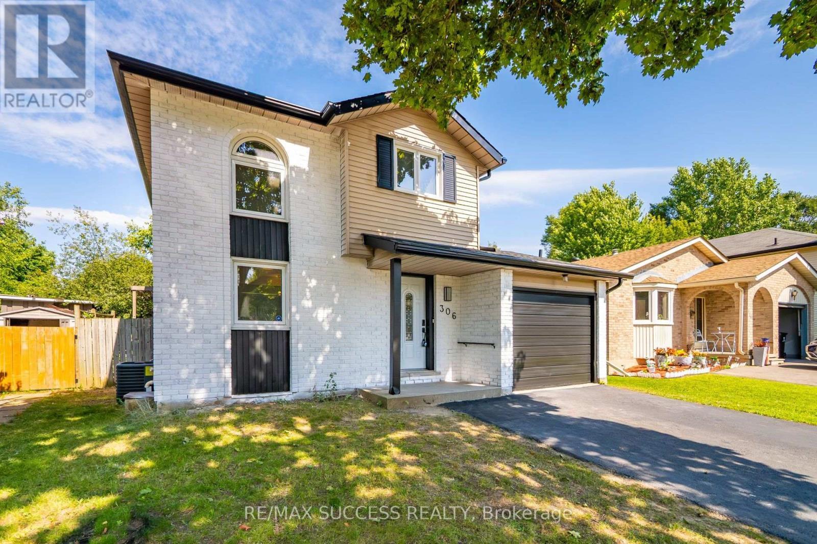 306 Sekura Street, Cambridge, ON - Outdoor
