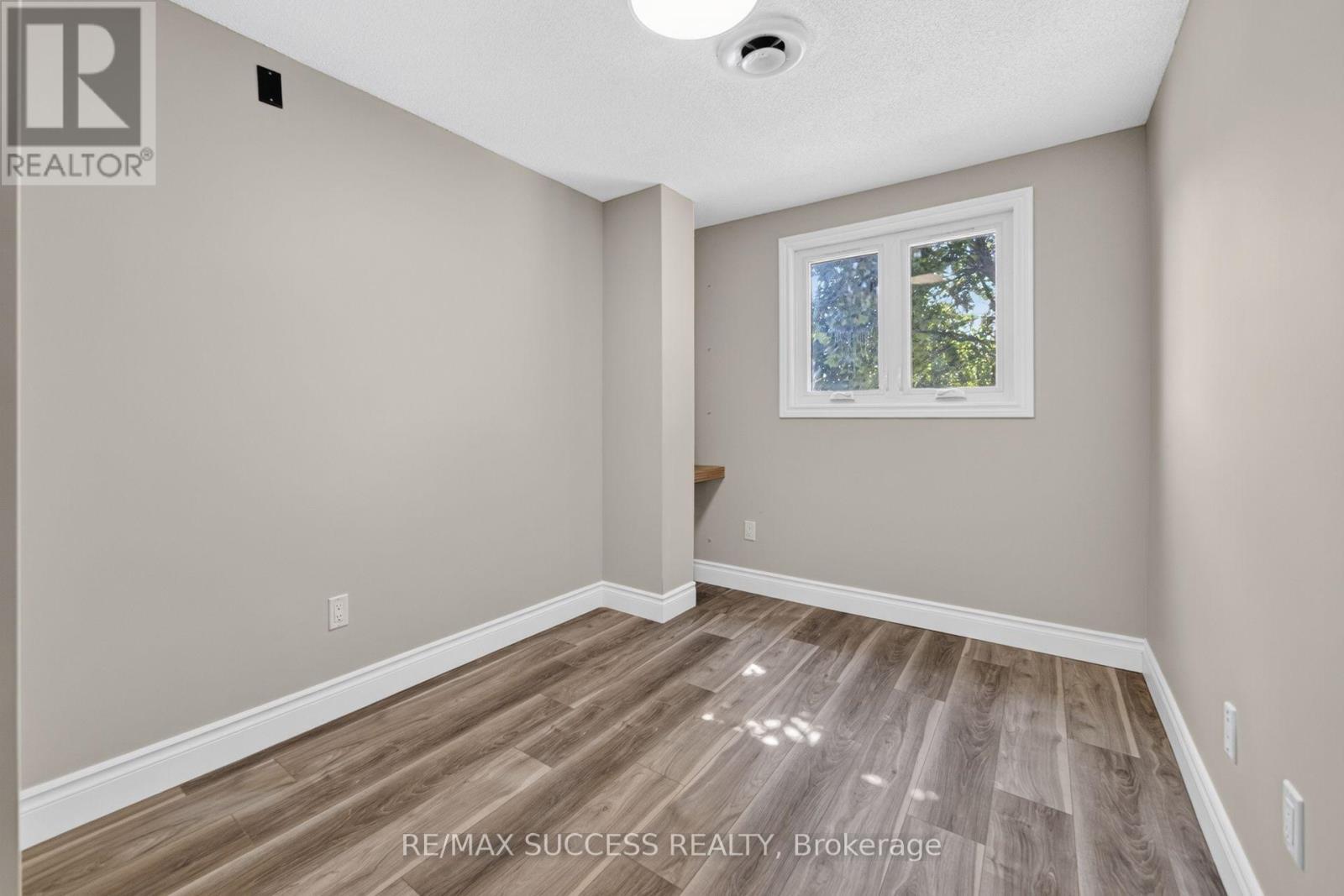 306 Sekura Street, Cambridge, ON - Indoor Photo Showing Other Room