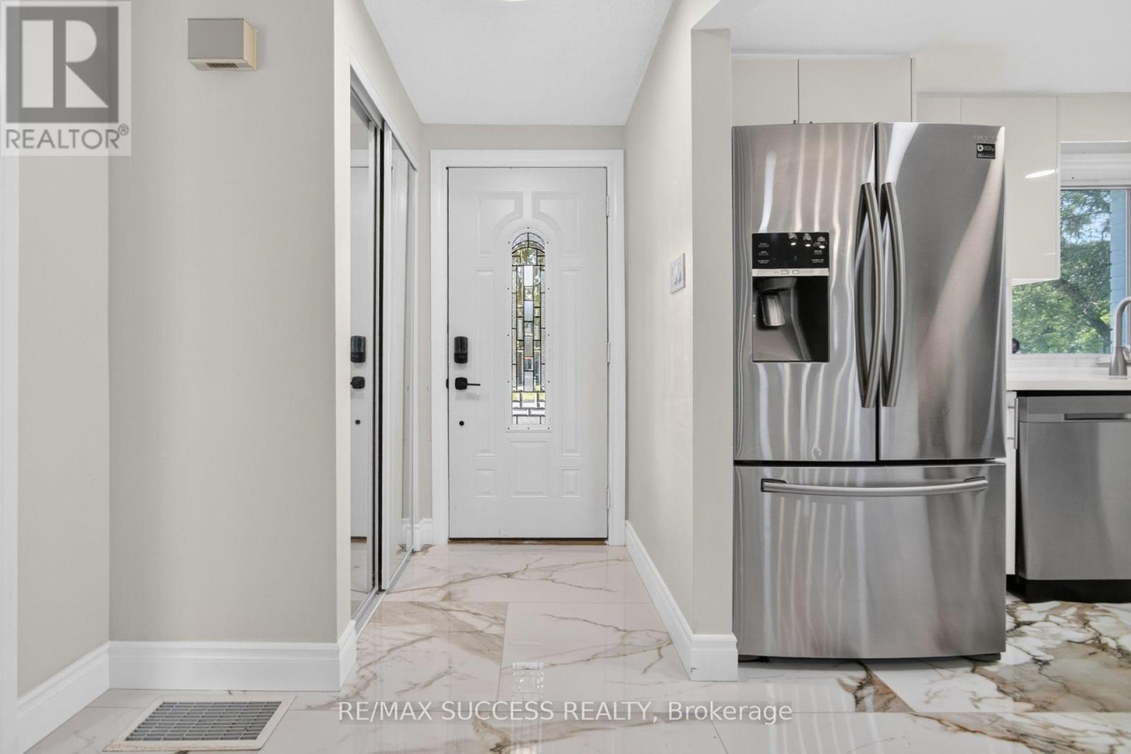 306 Sekura Street, Cambridge, ON - Indoor Photo Showing Other Room