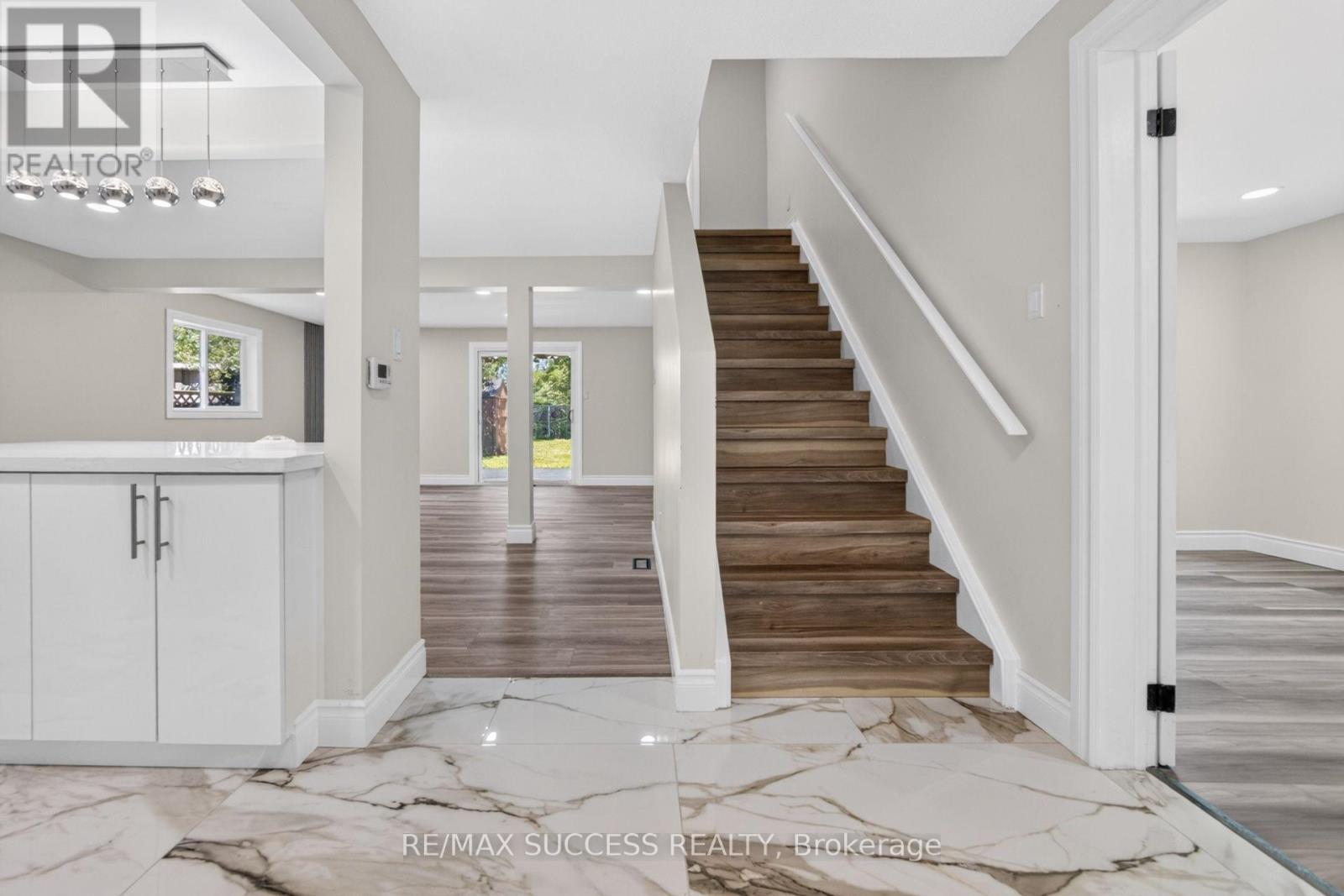 306 Sekura Street, Cambridge, ON - Indoor Photo Showing Other Room