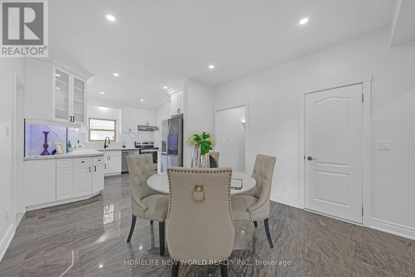 9 Pavillion Street, Markham, ON - Indoor Photo Showing Dining Room