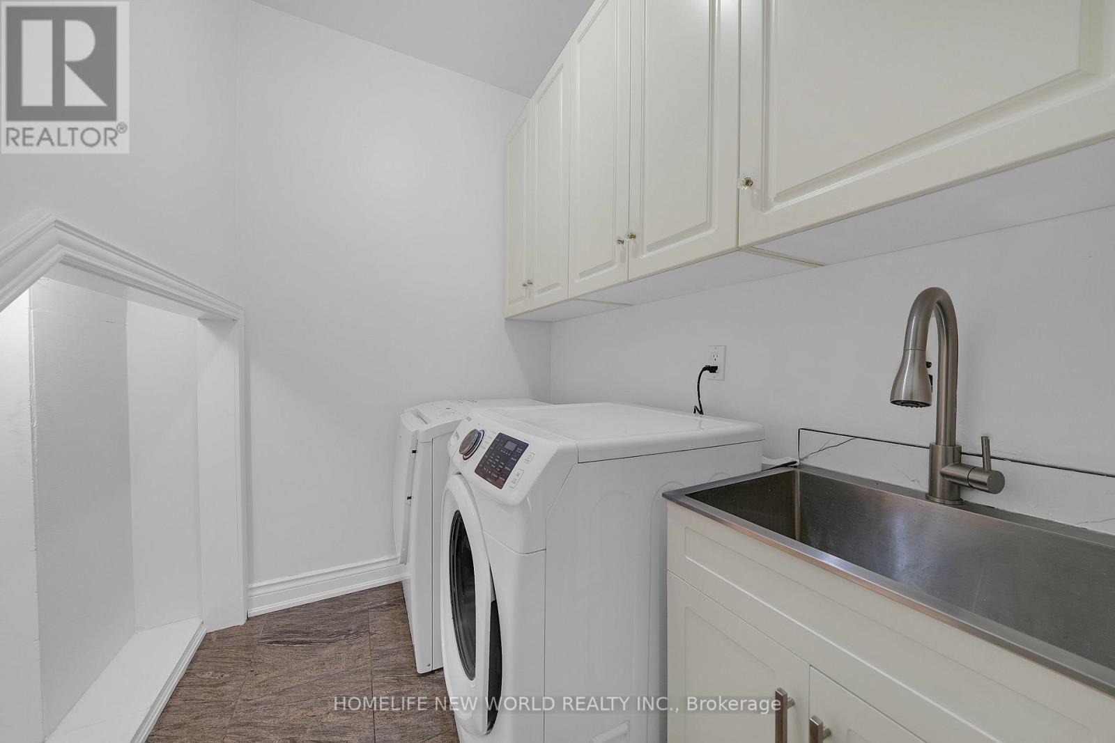 9 Pavillion Street, Markham, ON - Indoor Photo Showing Laundry Room