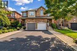 1793 CREEK Way Burlington, ON L7L 6R1