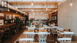 791 DUNDAS STREET W Toronto, ON M6J 1V2