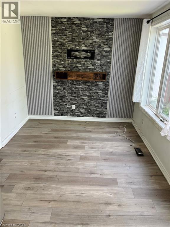 218 East 8Th Street, Hamilton, ON - Indoor Photo Showing Other Room