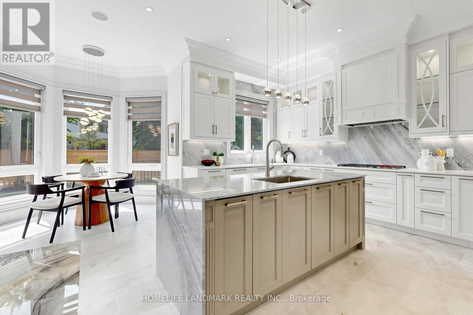 1 Tuscay Court, Markham, ON - Indoor Photo Showing Kitchen With Upgraded Kitchen