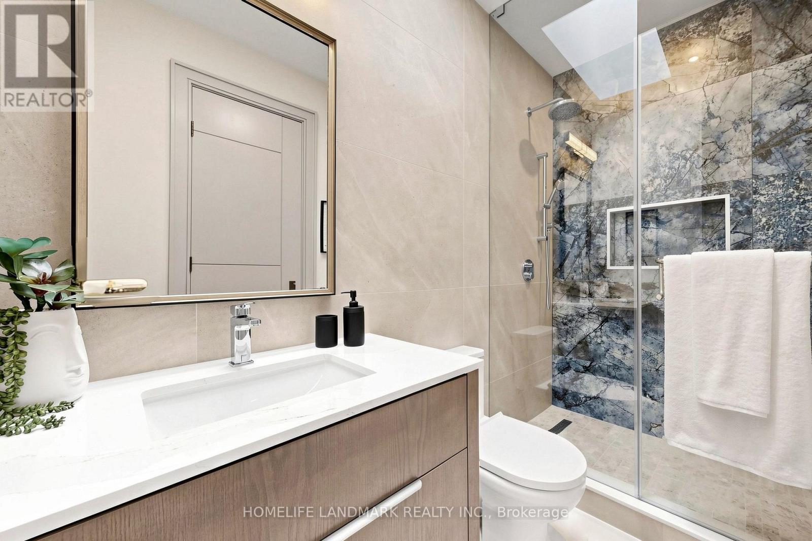 1 Tuscay Court, Markham, ON - Indoor Photo Showing Bathroom