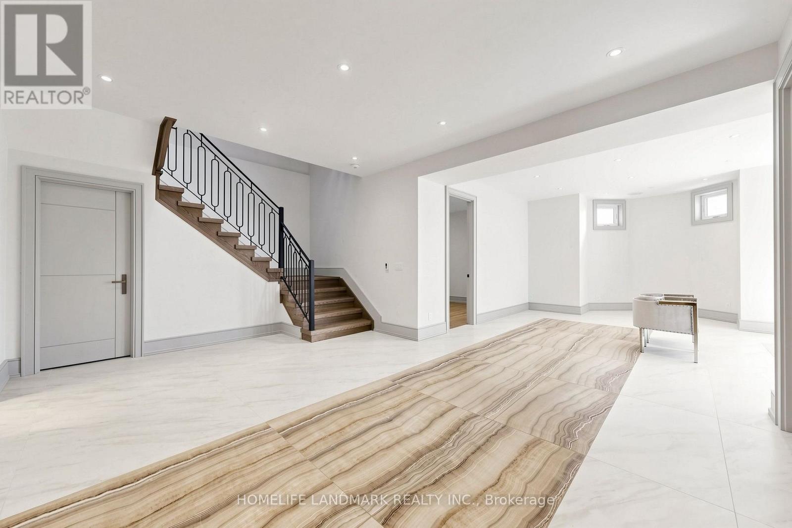 1 Tuscay Court, Markham, ON - Indoor Photo Showing Other Room