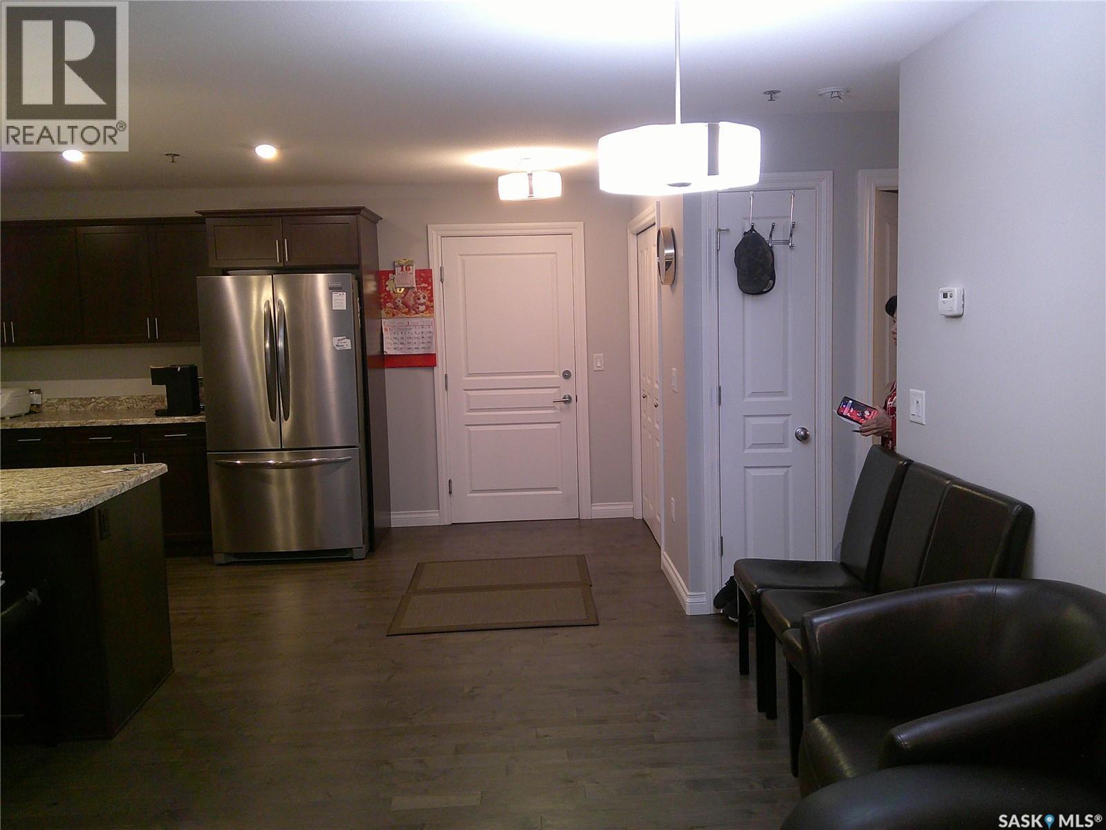 224 3630 Haughton Road E, Regina, SK - Indoor Photo Showing Kitchen With Stainless Steel Kitchen