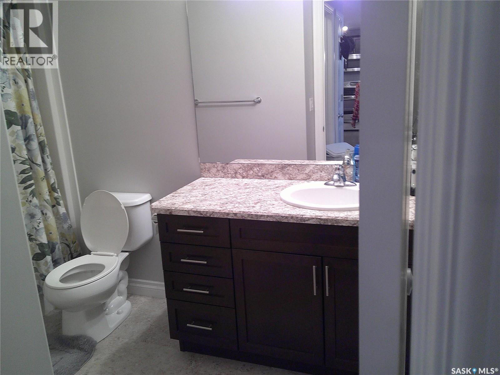 224 3630 Haughton Road E, Regina, SK - Indoor Photo Showing Bathroom